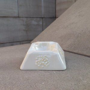 Belleek Pottery Ireland THORN 4 Well ASHTRAY (1965-1980)